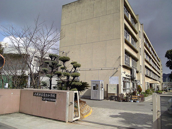 アウスレーゼ旭ヶ丘 小学校