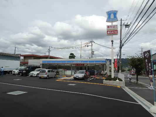 ファミーユ長池B コンビ二