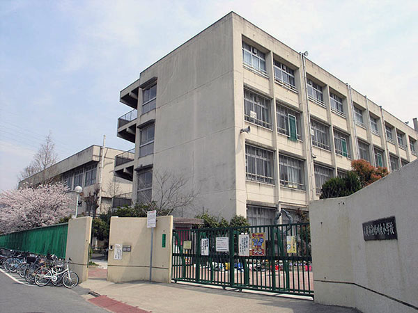 パティオ・エムズ 小学校