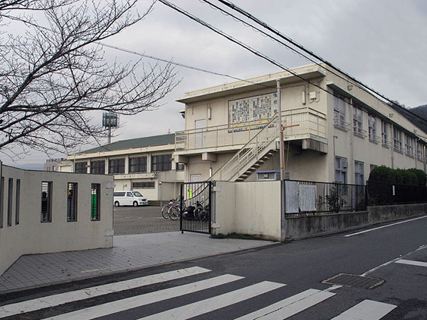 ハピネス松岡 小学校