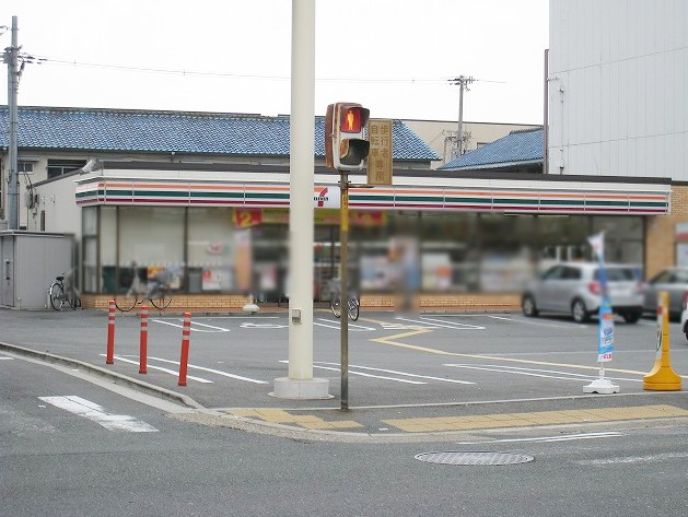 メゾンデール布施 コンビ二