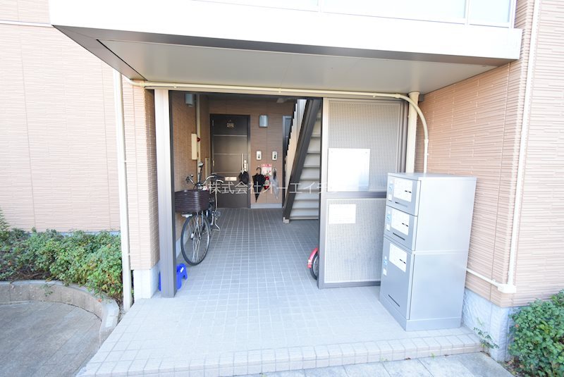 ガーデンコート衣摺A棟 エントランス