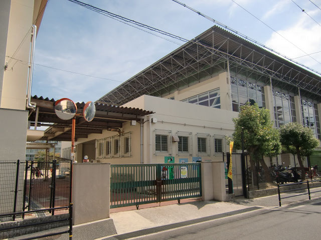 シャーメゾン渋川 小学校