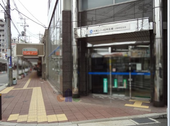 ブルーメナウ 銀行
