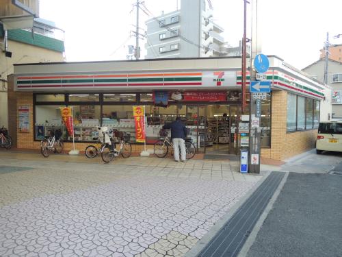 ラポール　北本町 コンビニ