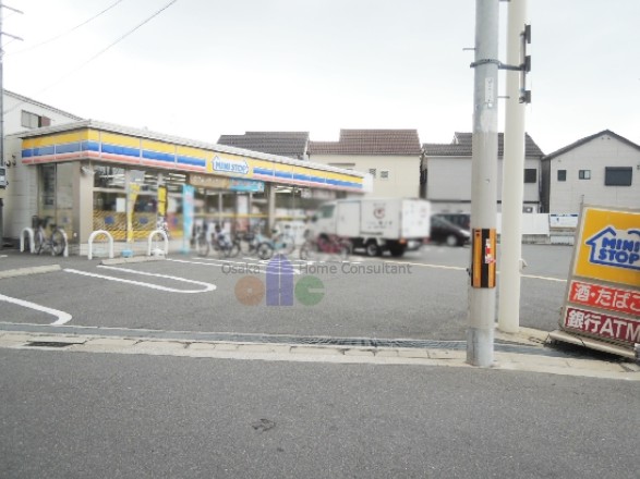 ファミーユ　エムアンドティB棟 コンビニ